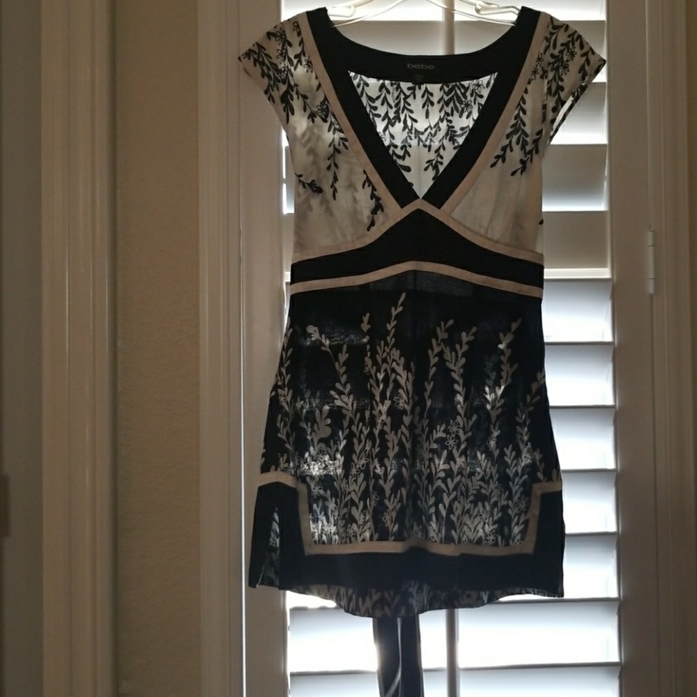 Bebe cap sleeve shirt